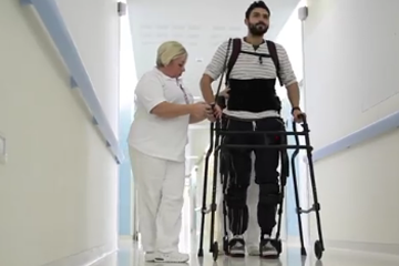 Un esoscheletro bionico, il robot che aiuta a camminare è realtà